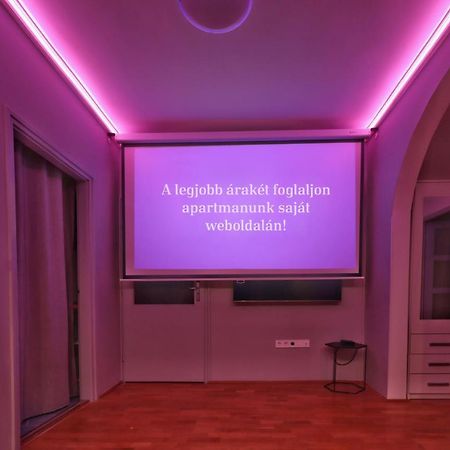 CinemApartman Eger Bagian luar foto